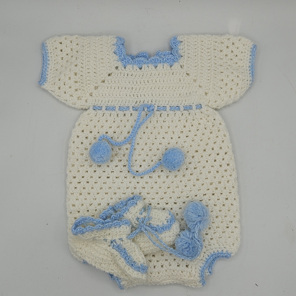 Crochet baby romper / onesie with matching booties